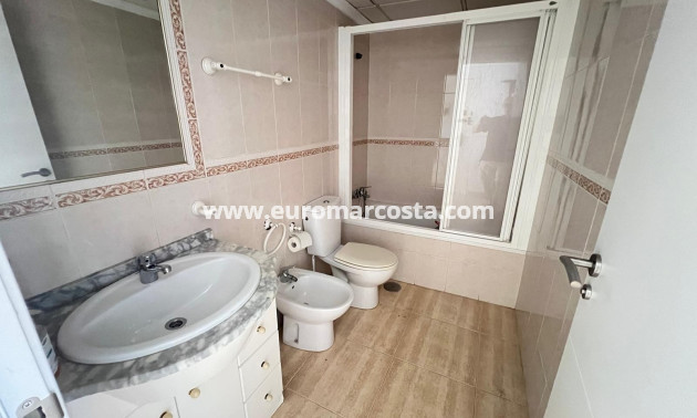 Sale - Apartment / flat - Guardamar del Segura