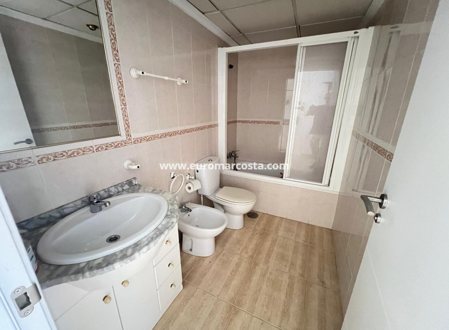 Sale - Apartment / flat - Guardamar del Segura
