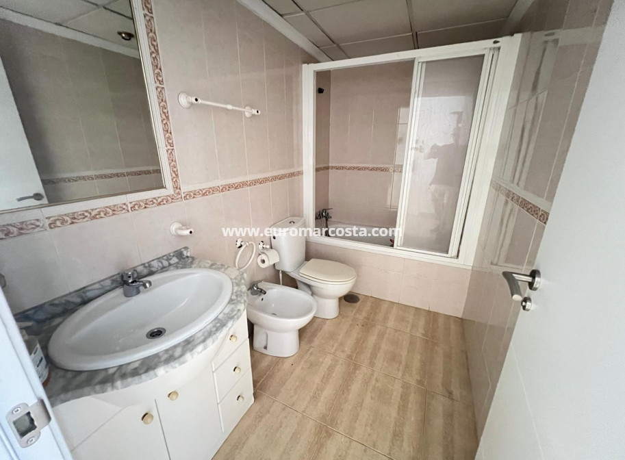 Sale - Apartment / flat - Guardamar del Segura