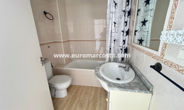 Sale - Apartment / flat - Guardamar del Segura