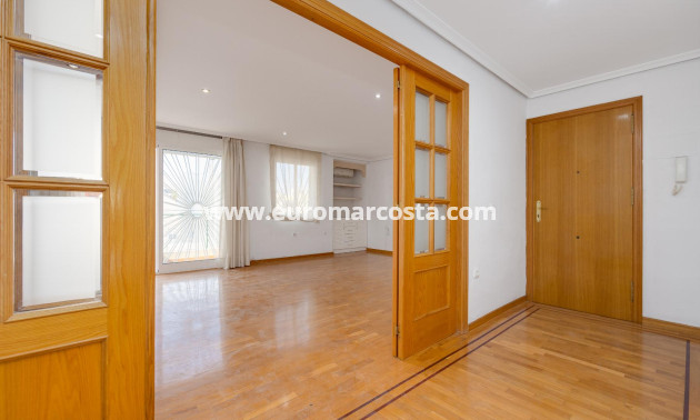 Objekte zum Wiederverkauf - Wohnung - Torrevieja - TORREVIEJA