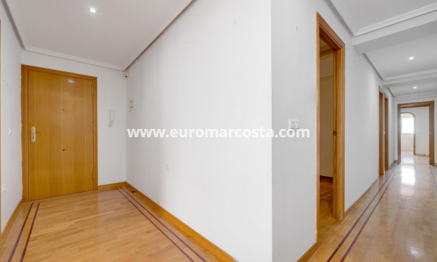 Objekte zum Wiederverkauf - Wohnung - Torrevieja - TORREVIEJA