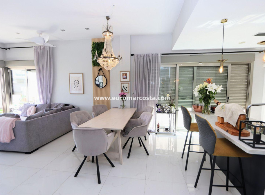 Sale - Chalet - Orihuela Costa
