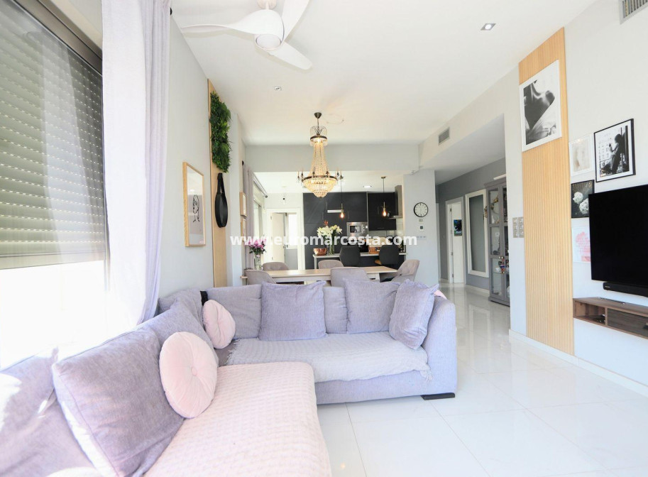 Sale - Chalet - Orihuela Costa
