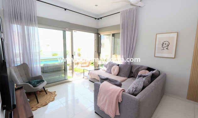 Sale - Chalet - Orihuela Costa