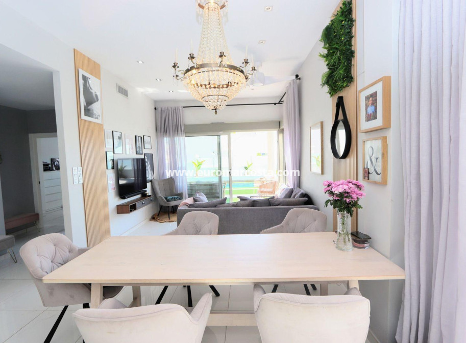 Sale - Chalet - Orihuela Costa