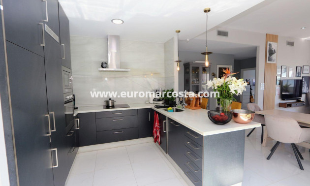 Sale - Chalet - Orihuela Costa