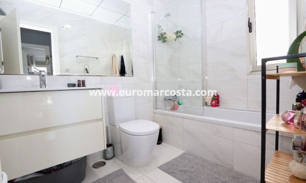 Sale - Chalet - Orihuela Costa