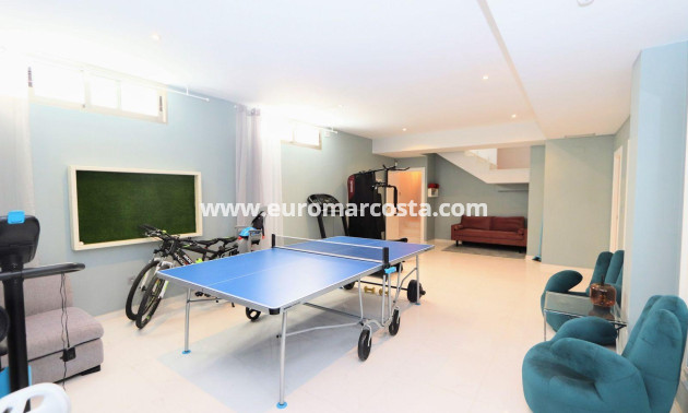 Sale - Chalet - Orihuela Costa