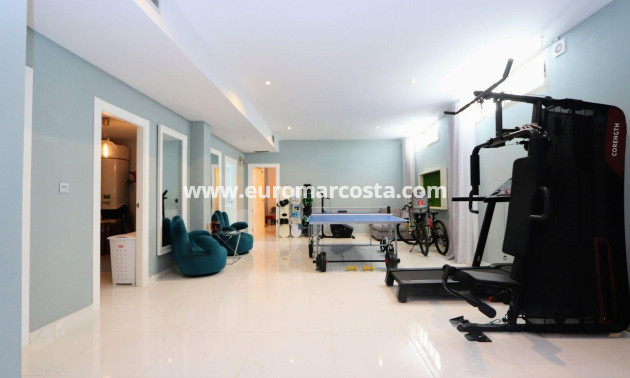 Sale - Chalet - Orihuela Costa
