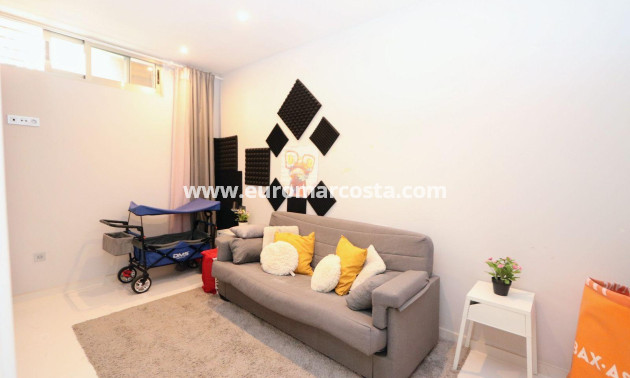 Sale - Chalet - Orihuela Costa