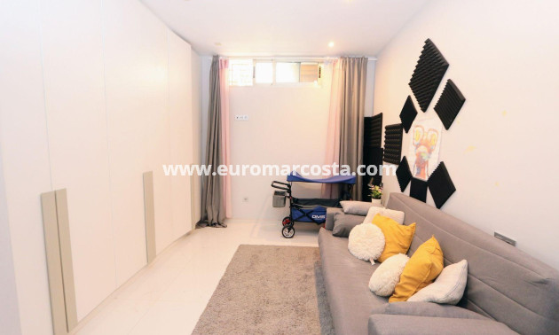 Sale - Chalet - Orihuela Costa