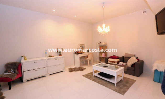 Sale - Chalet - Orihuela Costa