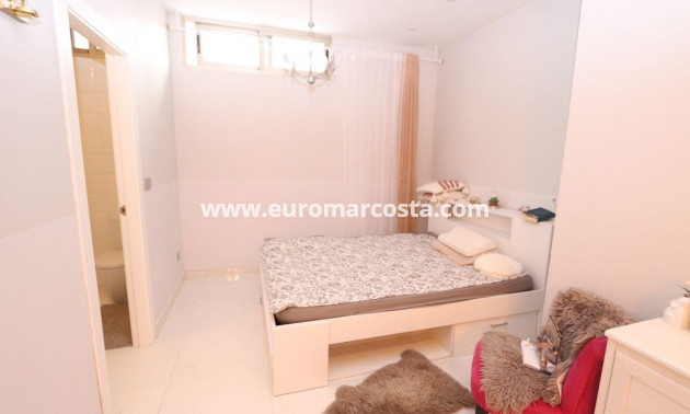 Sale - Chalet - Orihuela Costa