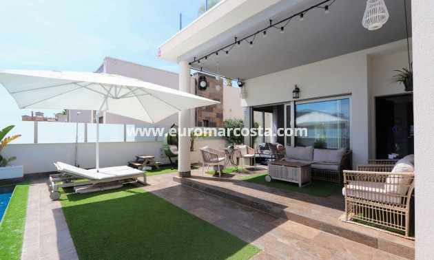 Sale - Chalet - Orihuela Costa