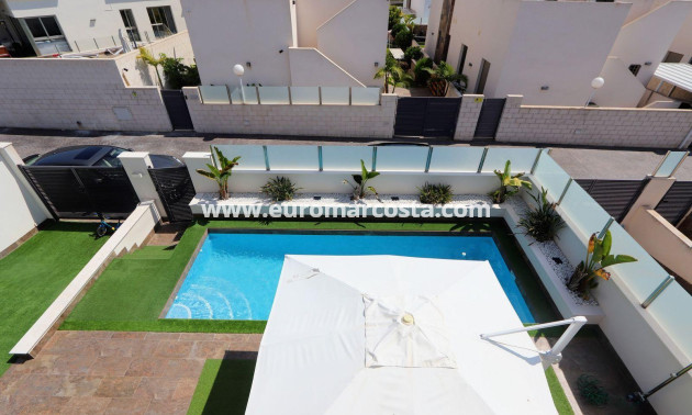 Sale - Chalet - Orihuela Costa
