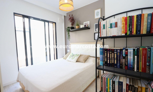Sale - Chalet - Orihuela Costa