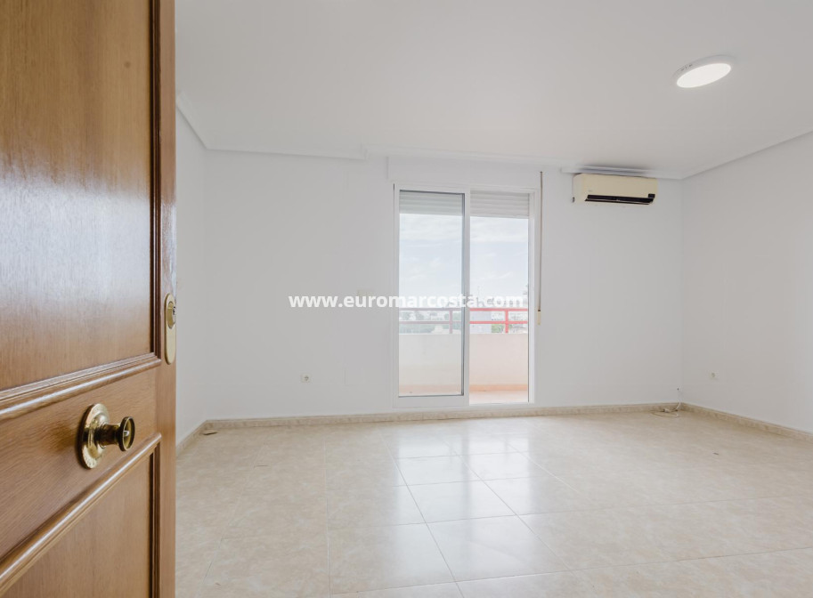 Venta - Apartamento / piso - Torrevieja - TORREVIEJA