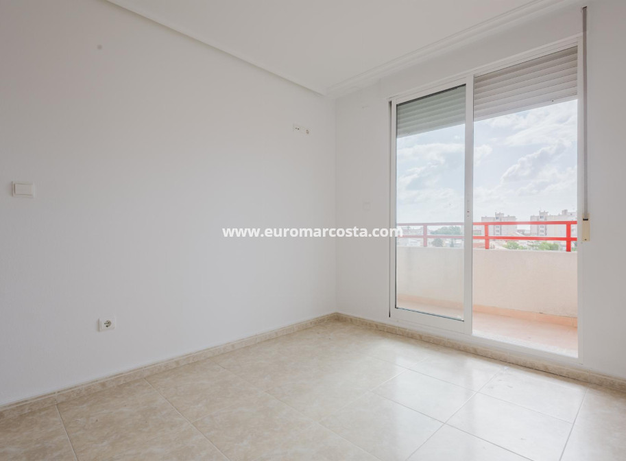 Venta - Apartamento / piso - Torrevieja - TORREVIEJA
