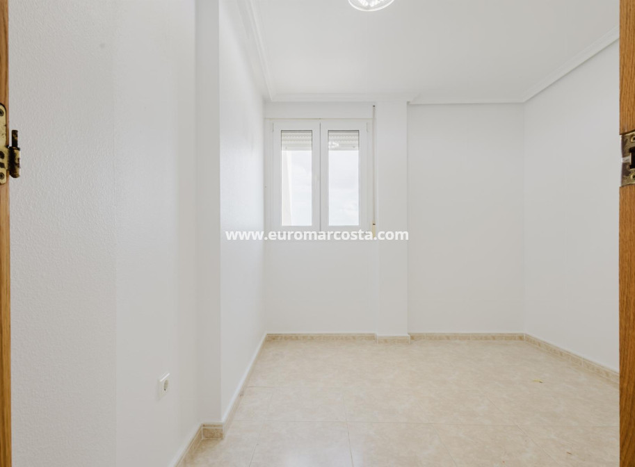 Venta - Apartamento / piso - Torrevieja - TORREVIEJA