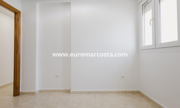 Venta - Apartamento / piso - Torrevieja - TORREVIEJA
