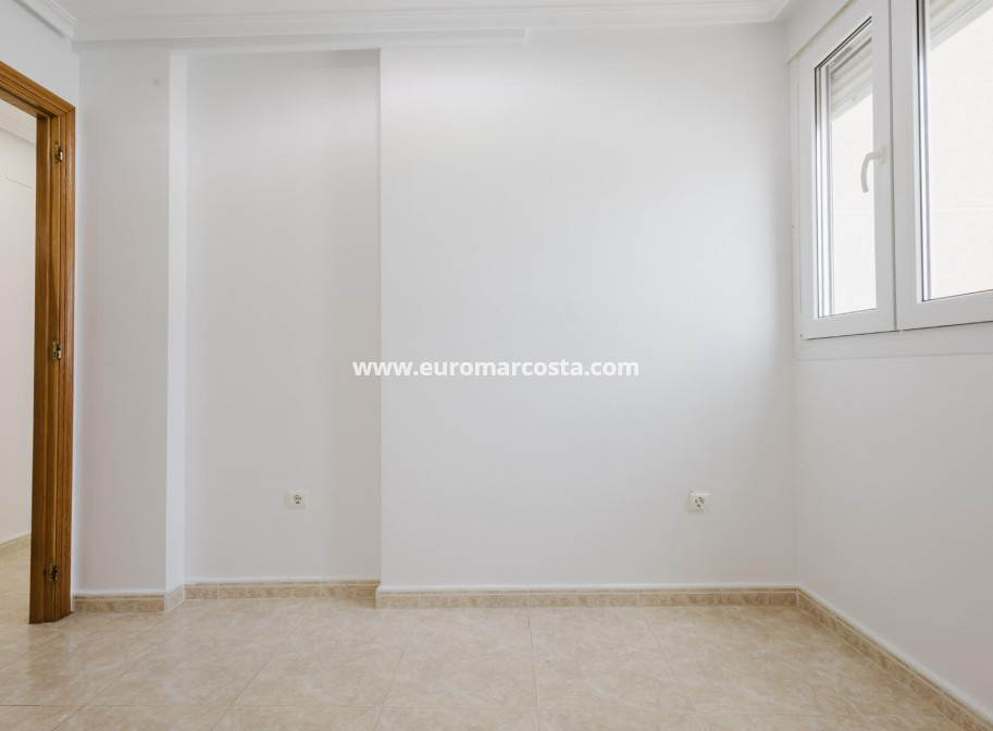 Venta - Apartamento / piso - Torrevieja - TORREVIEJA