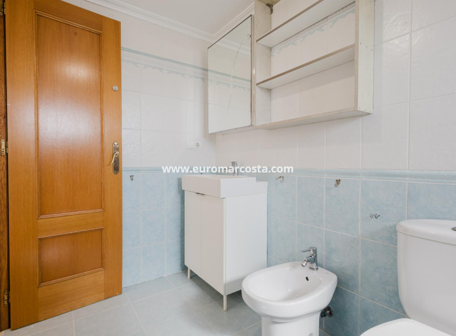 Venta - Apartamento / piso - Torrevieja - TORREVIEJA