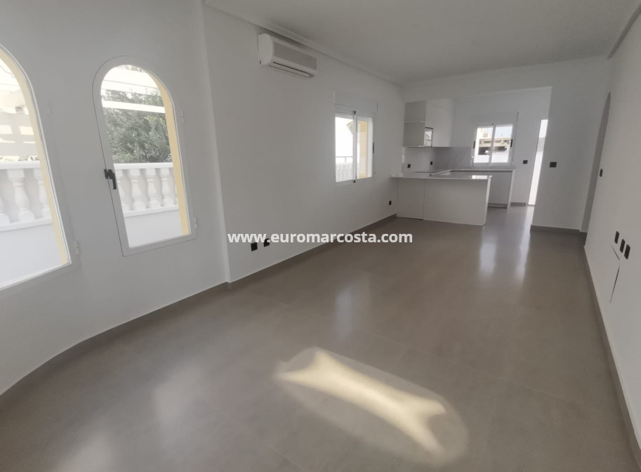 Sale - Villa - Orihuela