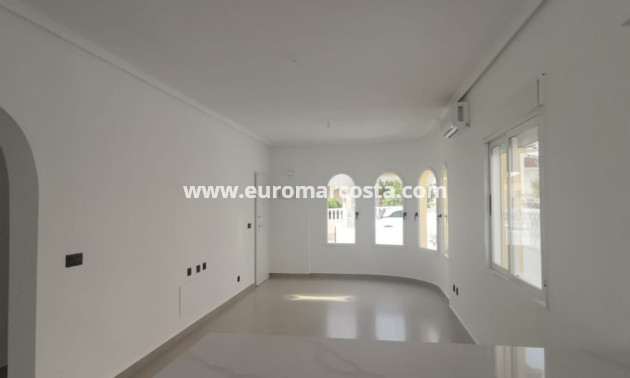 Sale - Villa - Orihuela