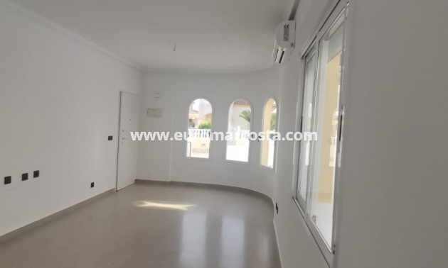 Sale - Villa - Orihuela