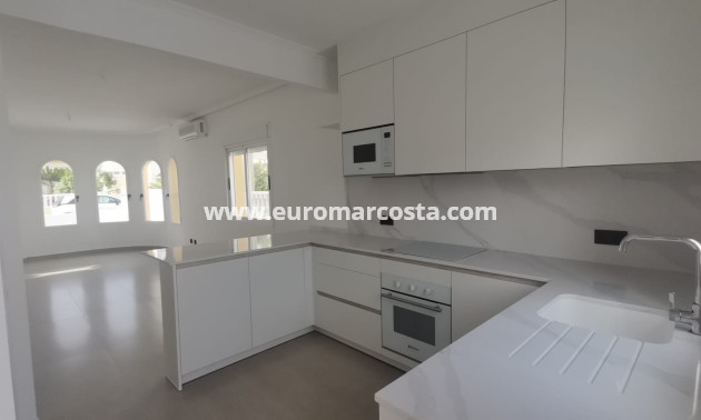 Sale - Villa - Orihuela