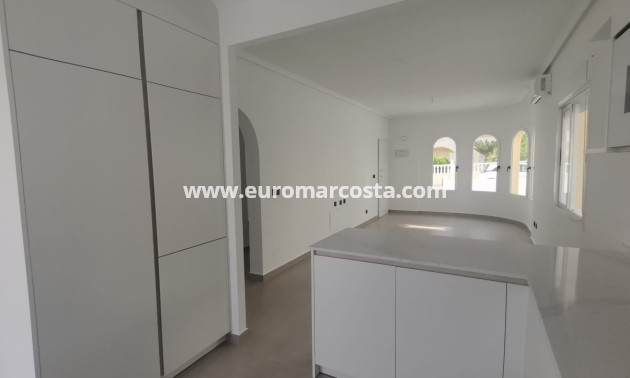 Sale - Villa - Orihuela