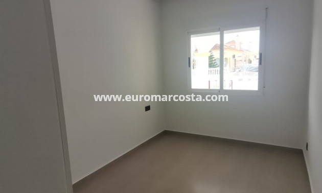 Sale - Villa - Orihuela