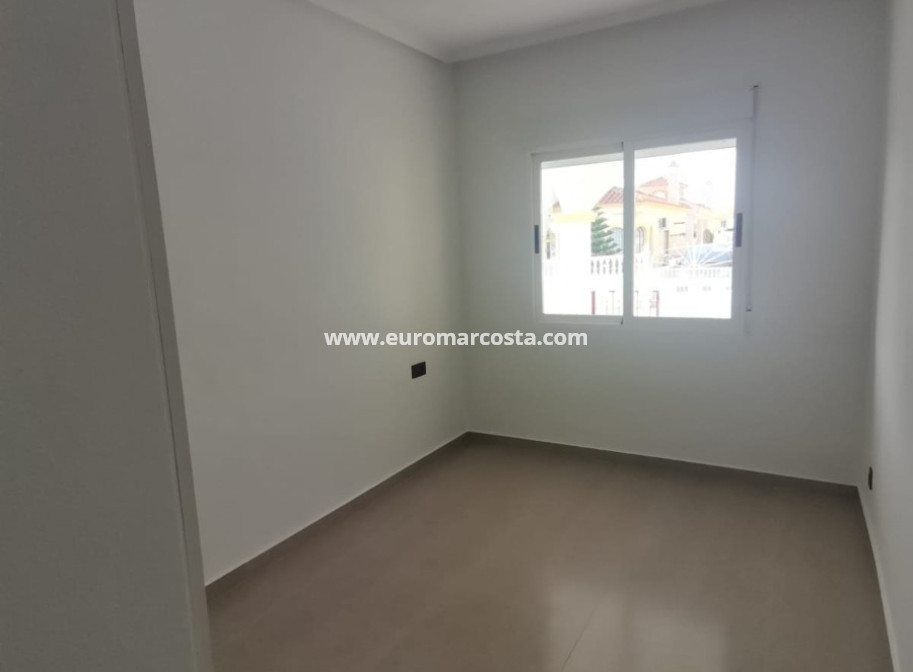 Sale - Villa - Orihuela