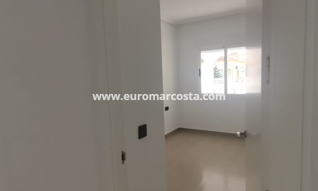 Sale - Villa - Orihuela