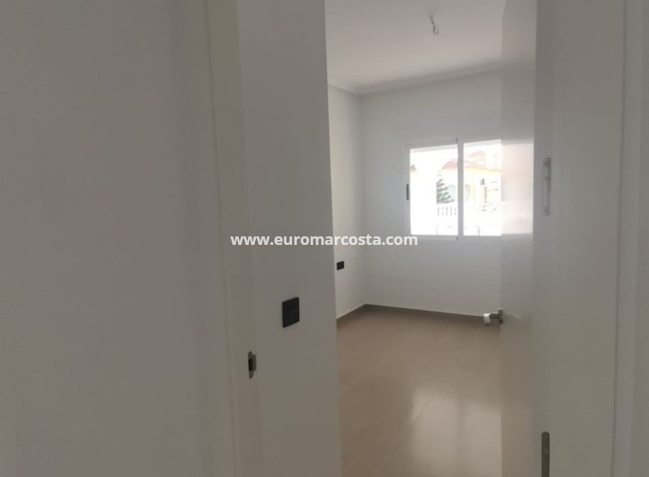 Sale - Villa - Orihuela