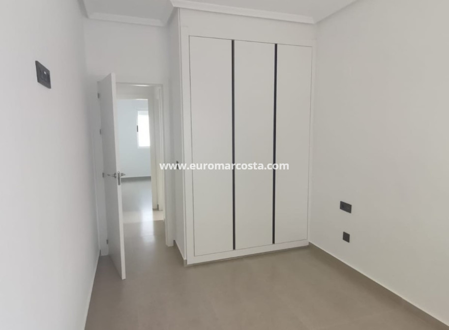 Sale - Villa - Orihuela