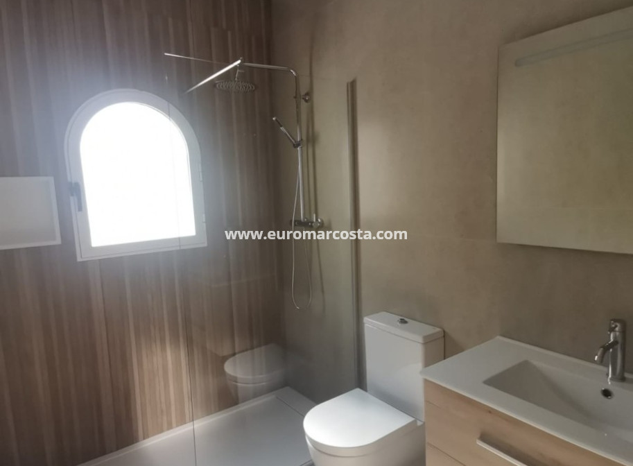 Sale - Villa - Orihuela