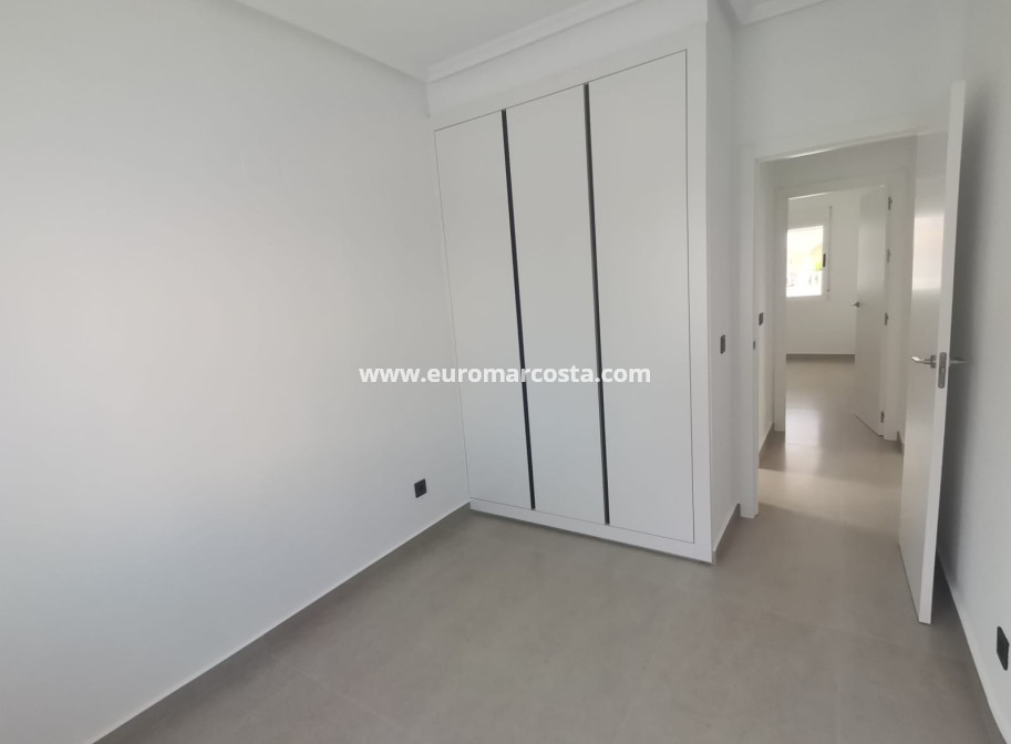 Sale - Villa - Orihuela