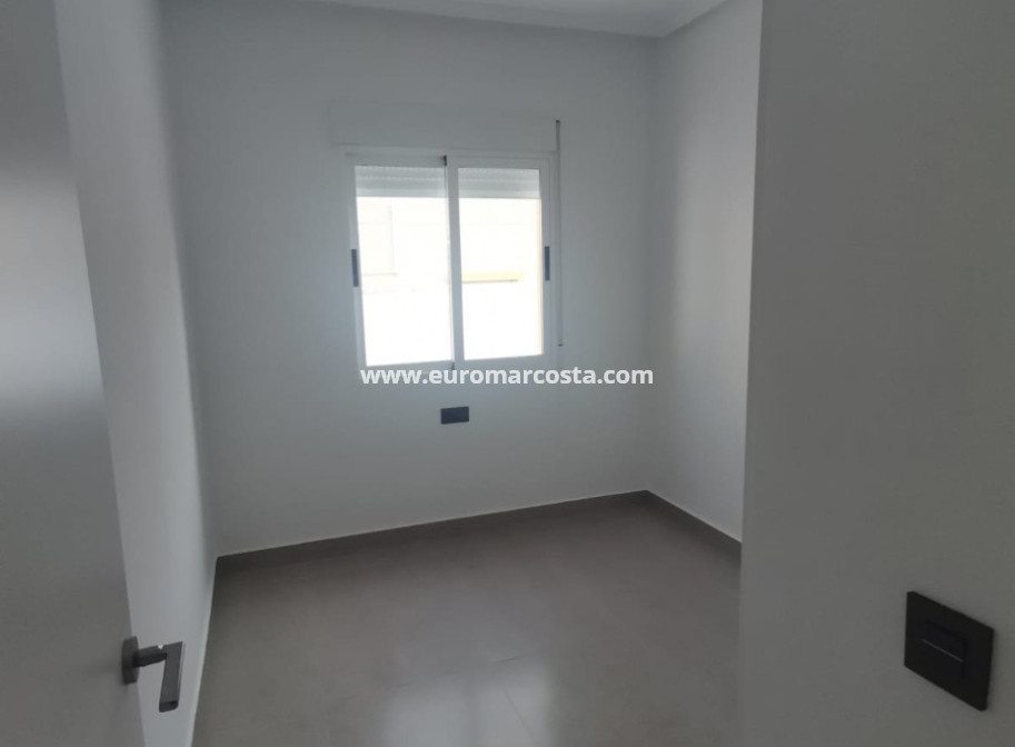 Sale - Villa - Orihuela