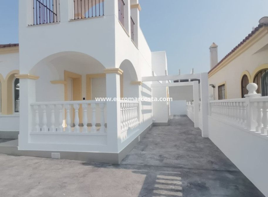 Sale - Villa - Orihuela