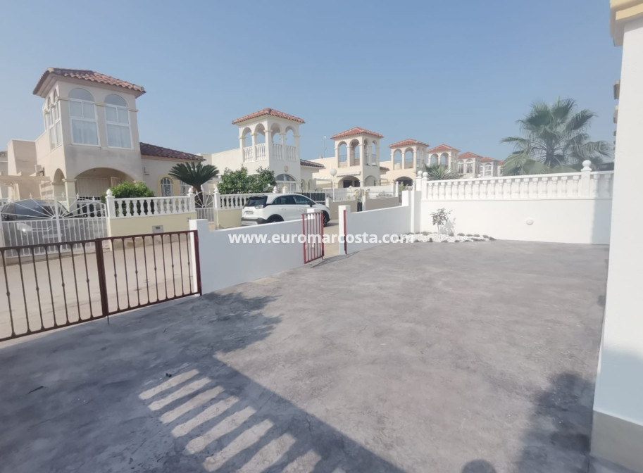 Sale - Villa - Orihuela
