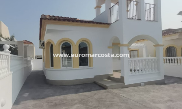 Sale - Villa - Orihuela