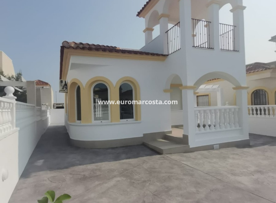 Sale - Villa - Orihuela