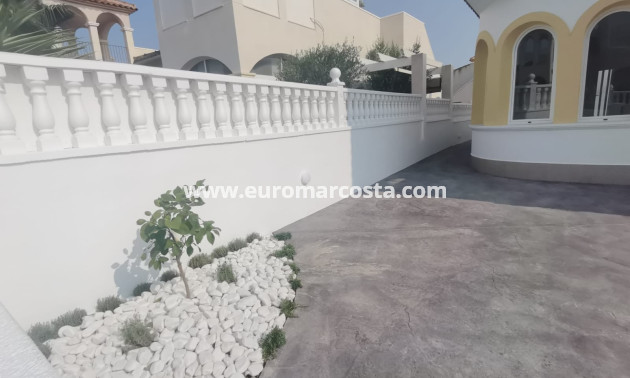 Sale - Villa - Orihuela