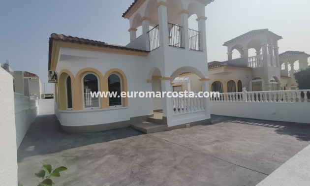 Sale - Villa - Orihuela