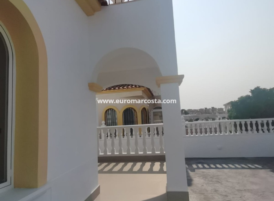 Sale - Villa - Orihuela