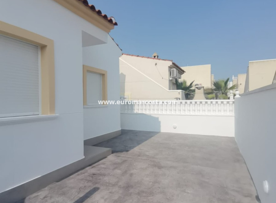 Sale - Villa - Orihuela