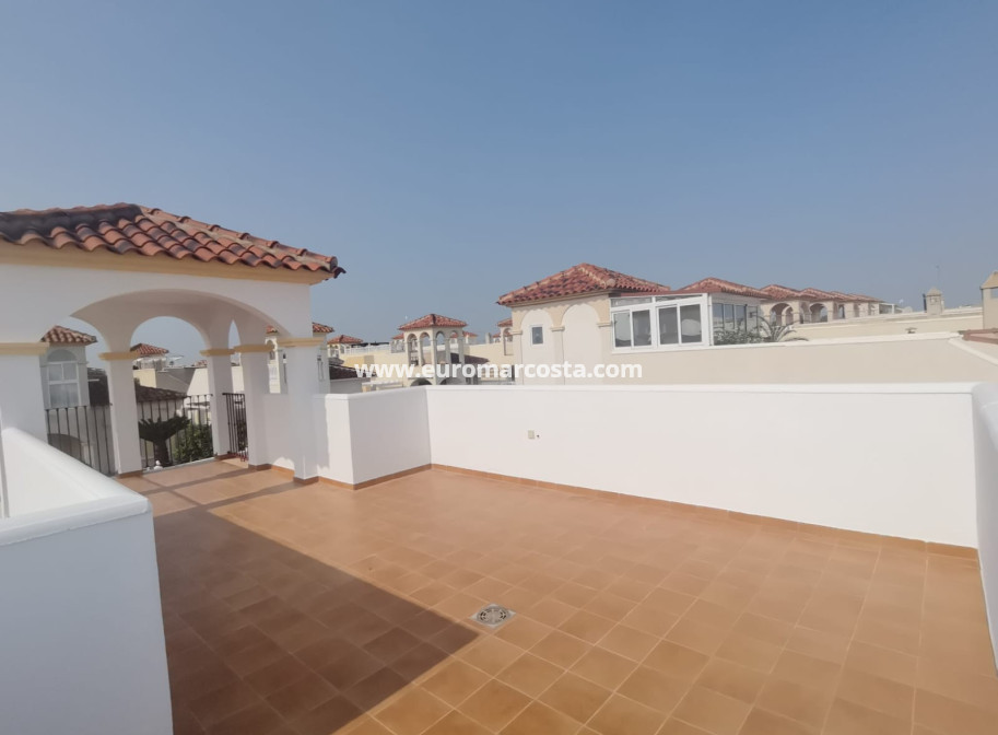 Sale - Villa - Orihuela