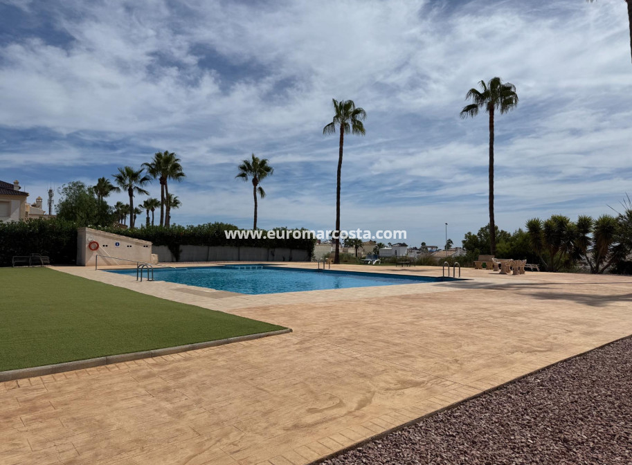 Sale - Villa - Orihuela Costa